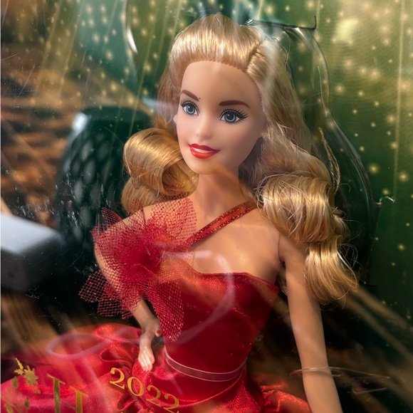 Barbie Signature 2022 Holiday Doll - Picture 3 of 6